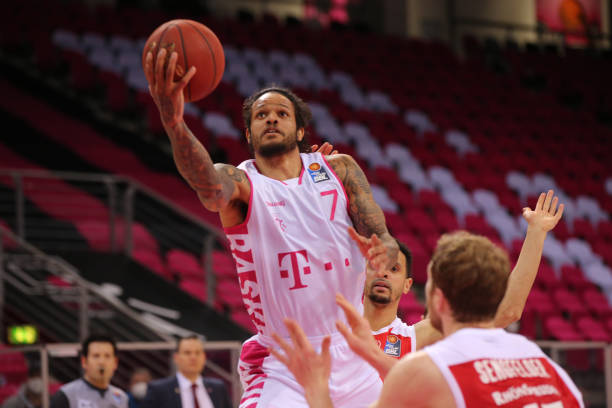 牵动着球迷 牵动着球迷